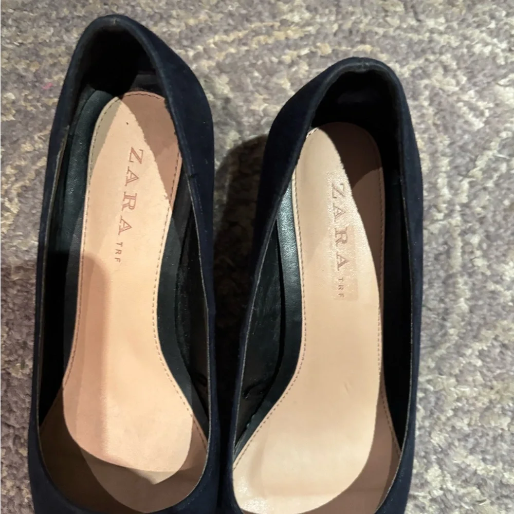Zara Navy Suede Heels - Picture 4 of 7